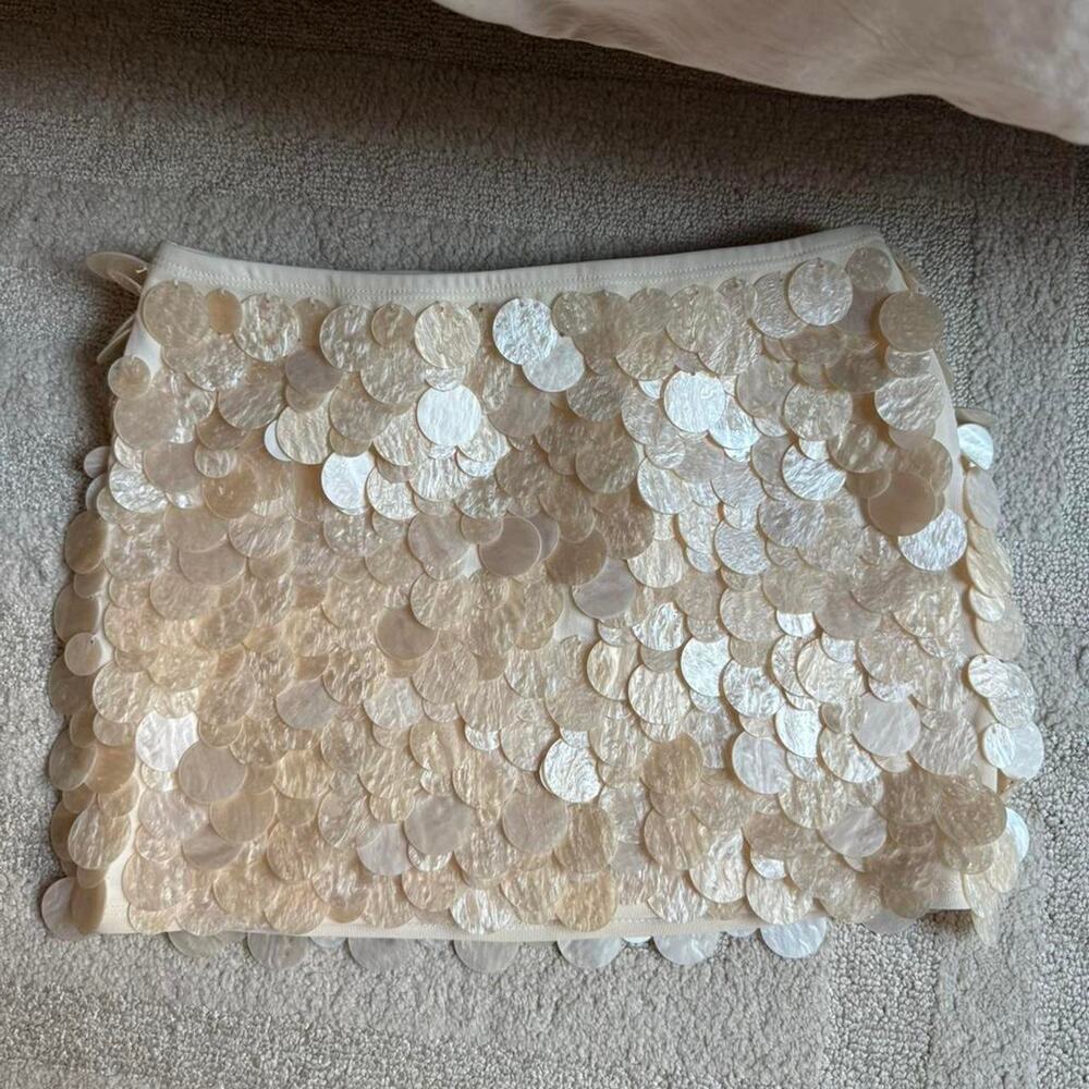 Shell mini skirt - Picture 2 of 2